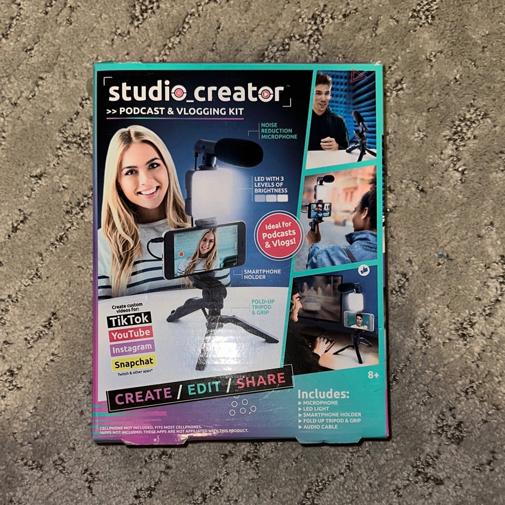Studio Creator Podcast & Vlogging Kit